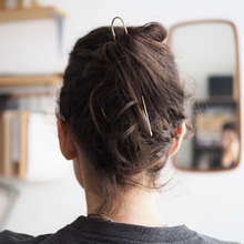 Lizzy Minimal Brass Hairpin - Straight