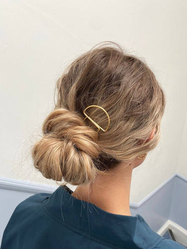 Lizzy Minimal Brass Hairpin -  D-shape