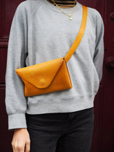 Betty Leather Belt Bag - Honey